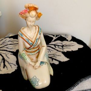 Ceramic Antique Kneeling Geisha